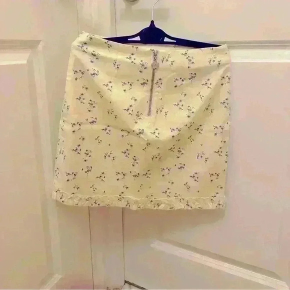 Urban Outfitters mini skirt in floral cotton - Picture 2 of 4